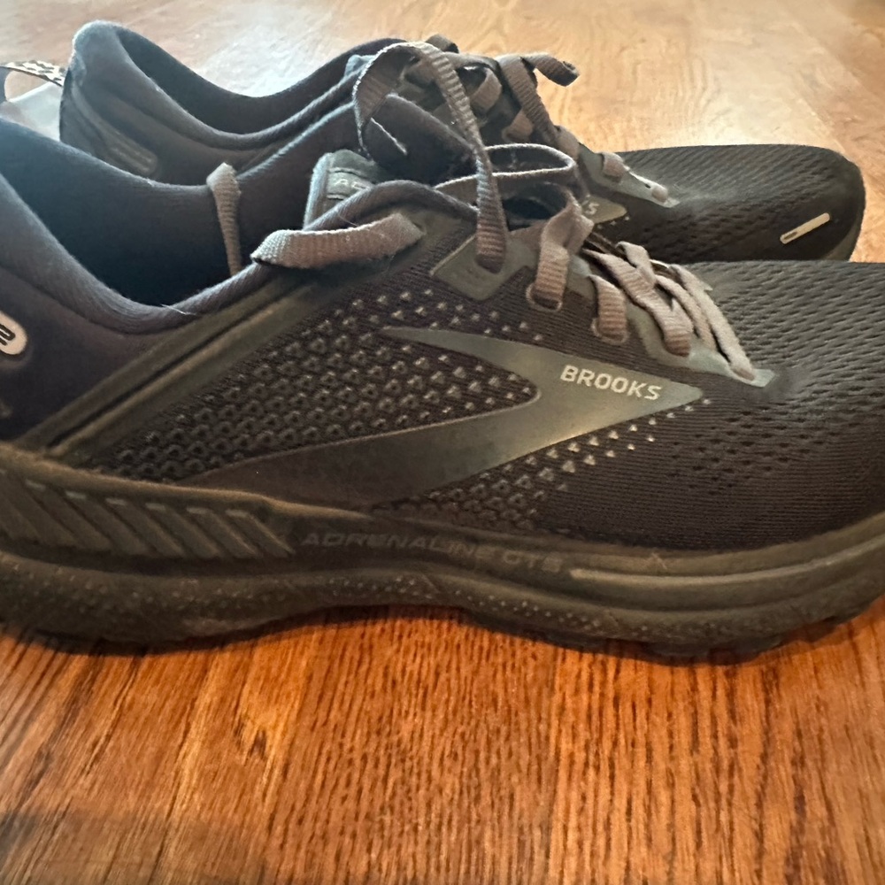 Brooks Black Athletic Running Shoes